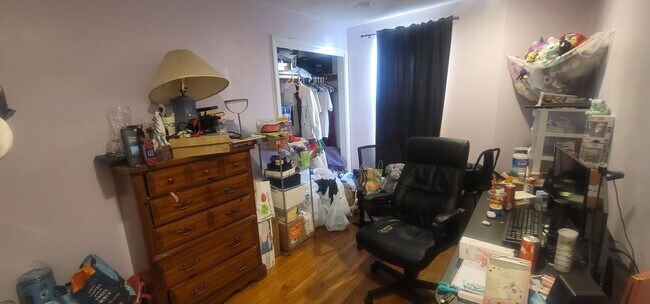 Building Photo - Most Affordable Lower Allston Apt w 2 bath...
