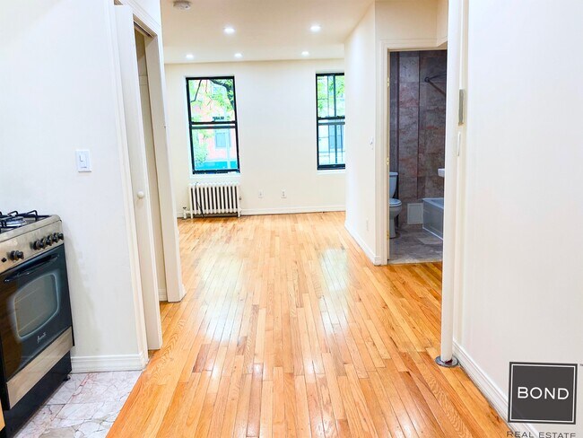 Foto del edificio - 438 E 9th St