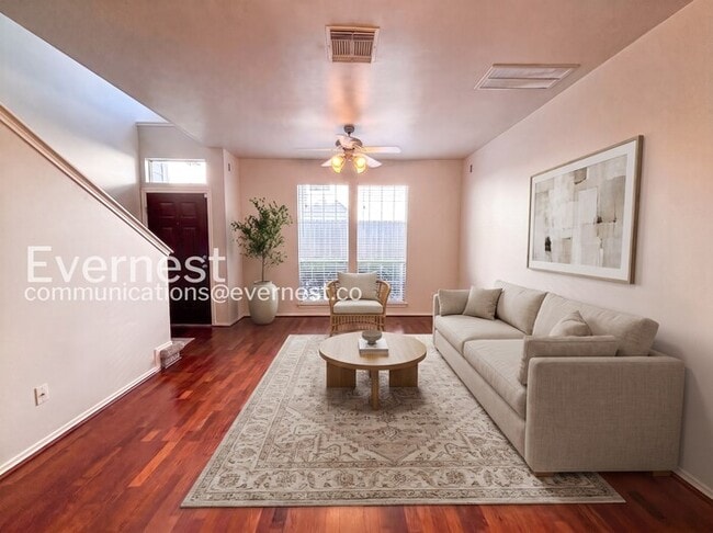 Photo - 2Bed / 2Bath Spacious Town Home with Fenced Yard and Garage / Available Noq!