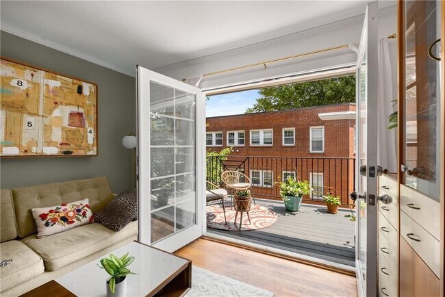 Foto del edificio - 866 Briarcliff Rd NE