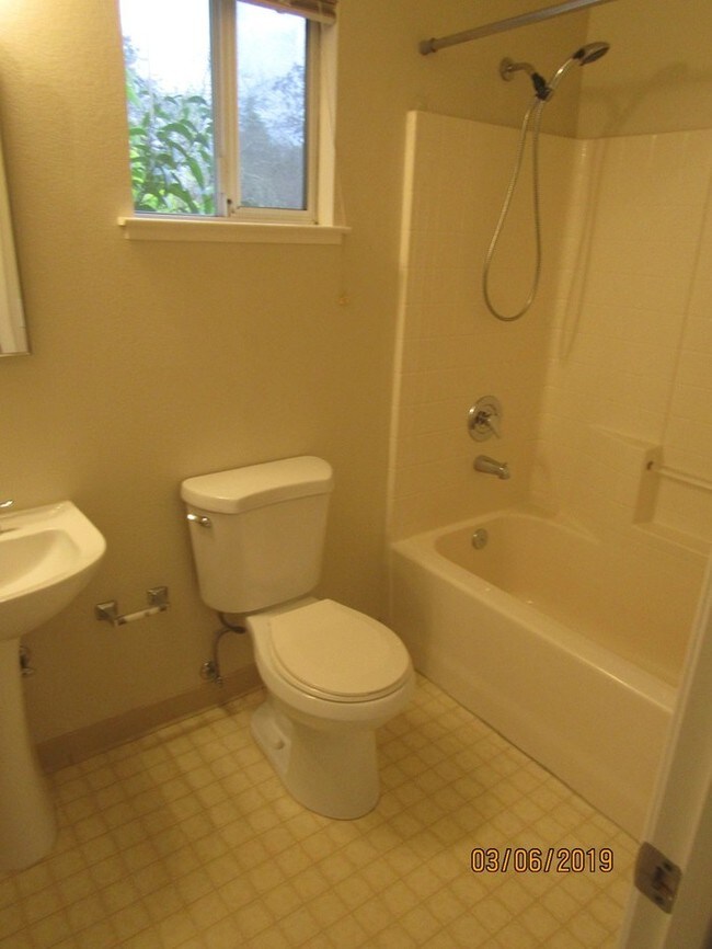 Foto del edificio - Great 2 bed, 2 bath, Condo in Bennett Valley!