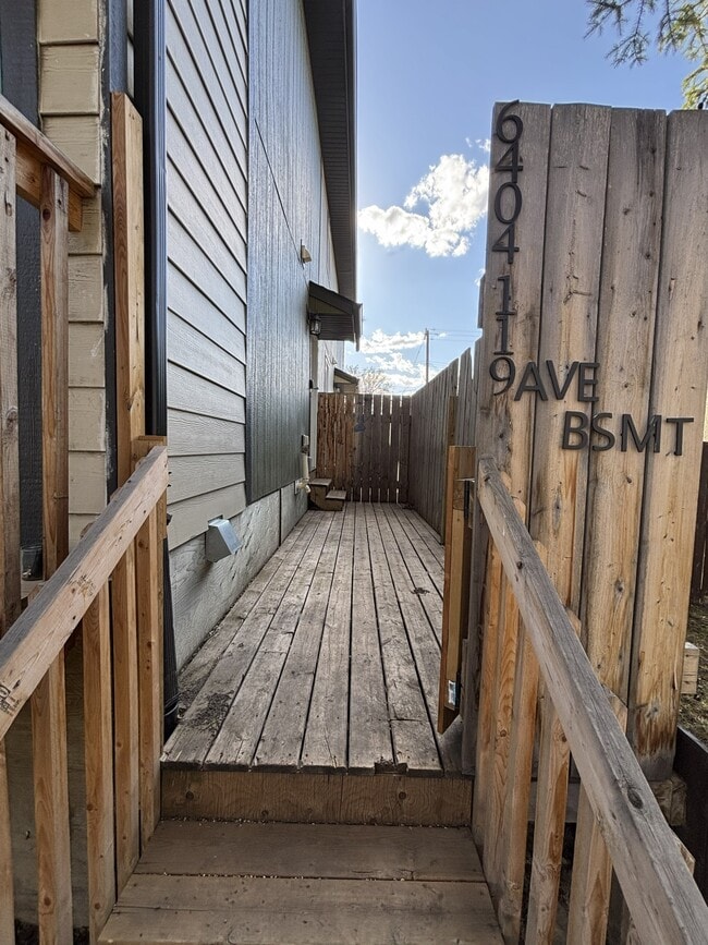 Building Photo - 6404-6119 119 Ave