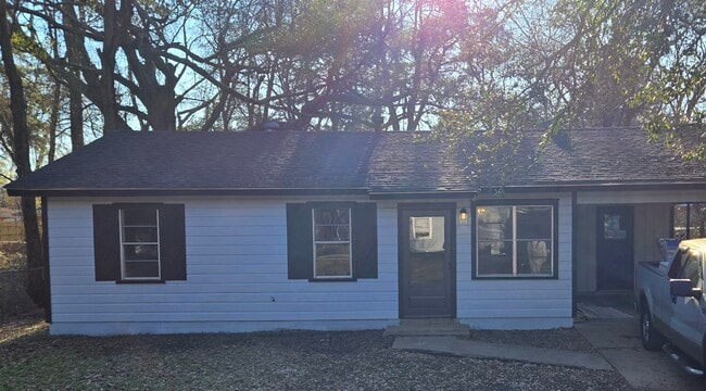 Building Photo - 1610 S 10th St