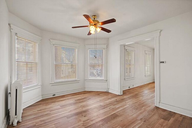 Foto del edificio - 46 Old Bedford Rd