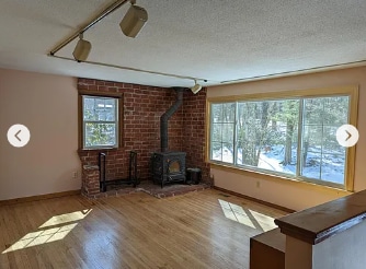 Building Photo - 536 W Pelham Rd