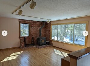 Building Photo - 536 W Pelham Rd