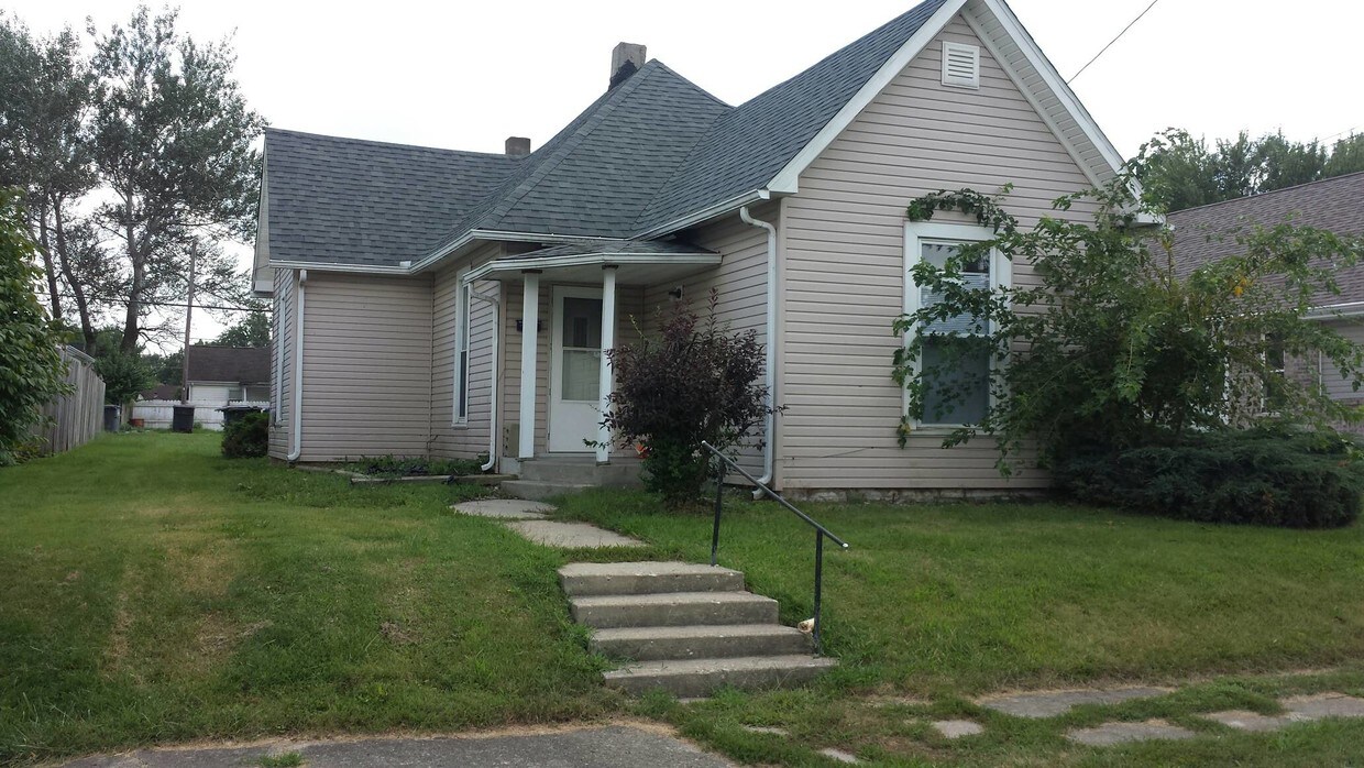 Primary Photo - 807 W State St