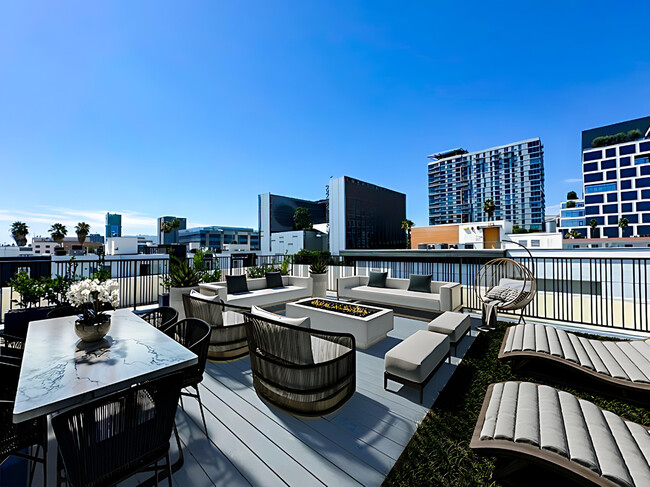 Rooftop Terrace w/ Fireside Lounge - The Dream on Tamarind