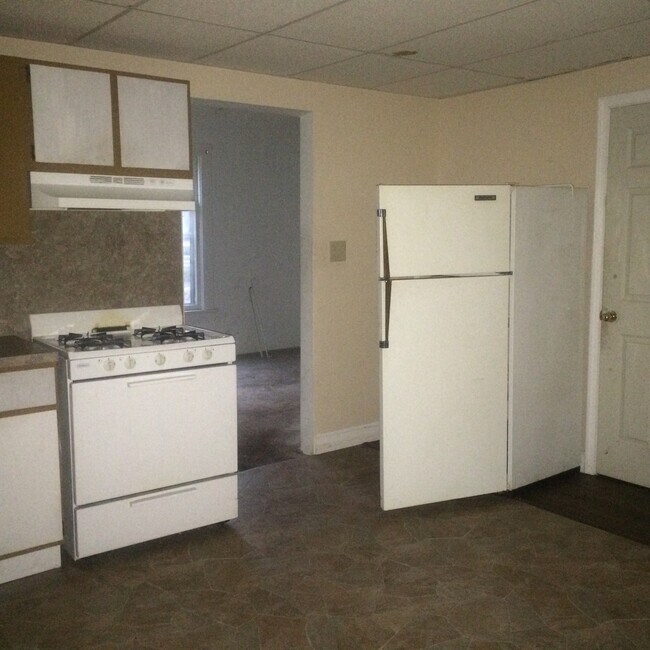 29 S Norwood St, Hillsdale, MI 49242 House Rental in Hillsdale, MI
