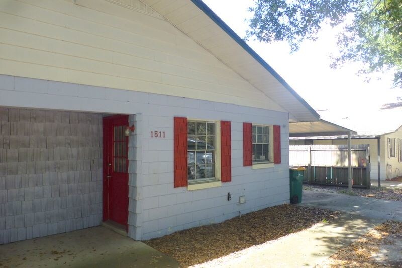Primary Photo - 2 Bedroom 1 Bath Duplex in Mount Dora