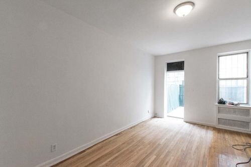 Primary Photo - 218 E 88th St
