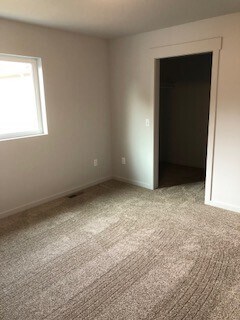 Building Photo - Harve Ave - Duplex