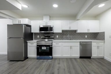 Building Photo - 9823-9107 107 Ave