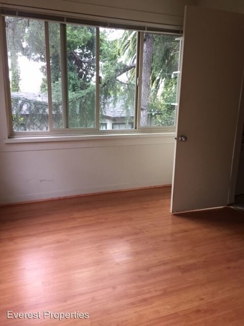 Building Photo - 2728 Benvenue Ave