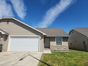 Building Photo - 1003 S 90th Ave