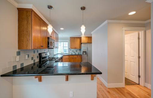 Building Photo - Gorgeous 3-Bedroom Townhome in Madison Val...