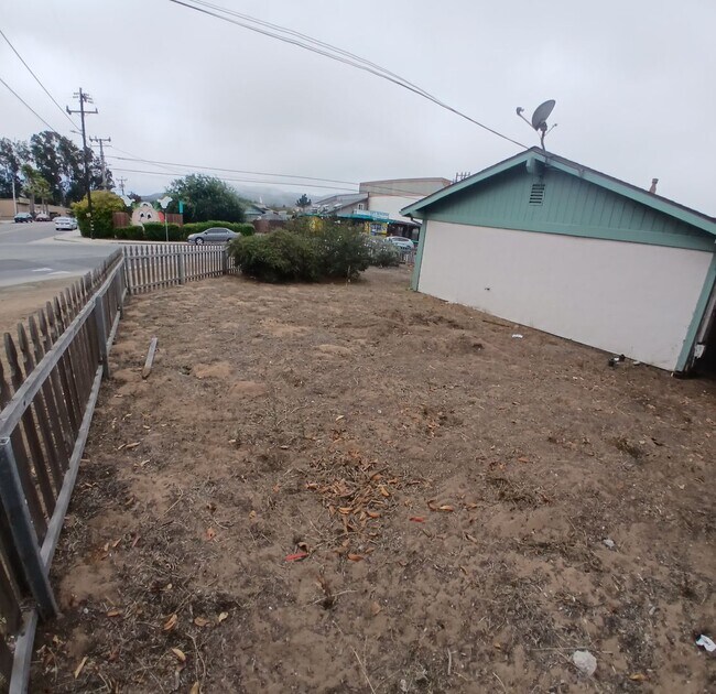 Building Photo - 1060 Santa Ynez Ave