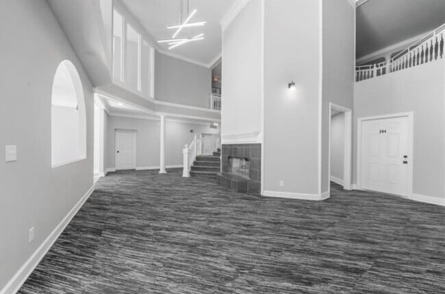 Building Photo - 5399 Northland Dr