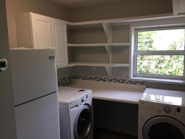 Foto del edificio - 520 NE 36th St