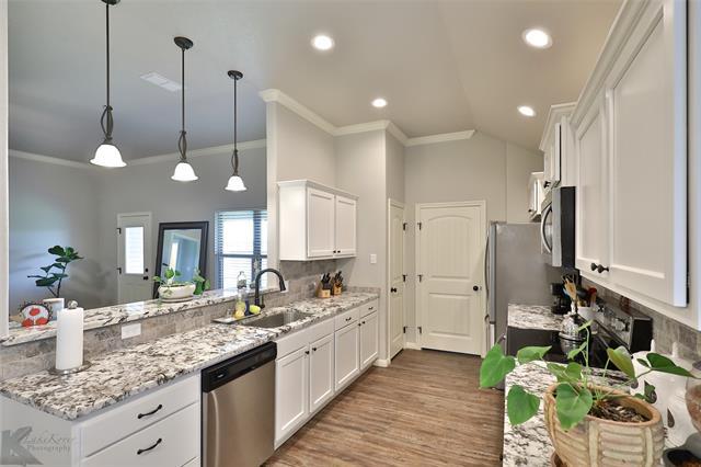 Building Photo - 144 Carriage Hills Pkwy