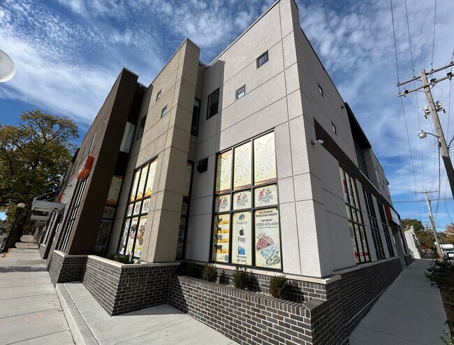 Foto del edificio - 132 E University Ave