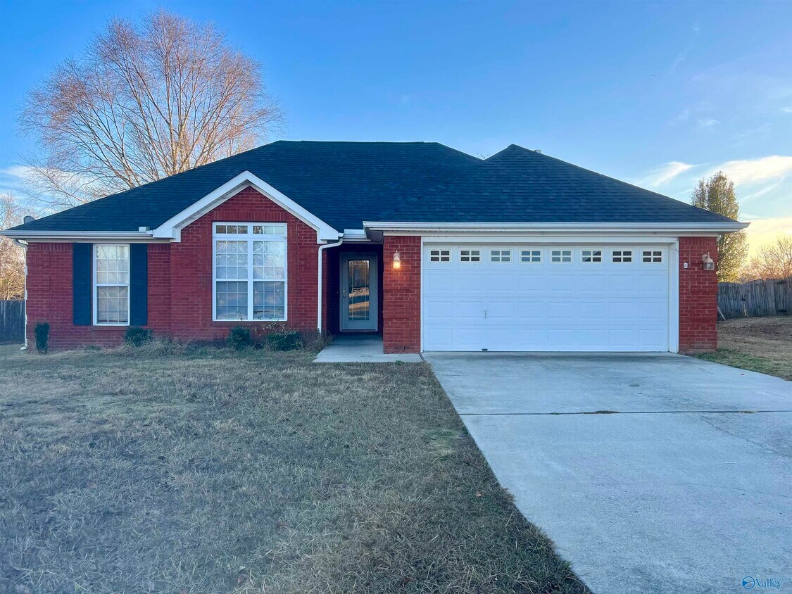 18197 Belmont Cir, Athens, AL 35613 House Rental in Athens, AL