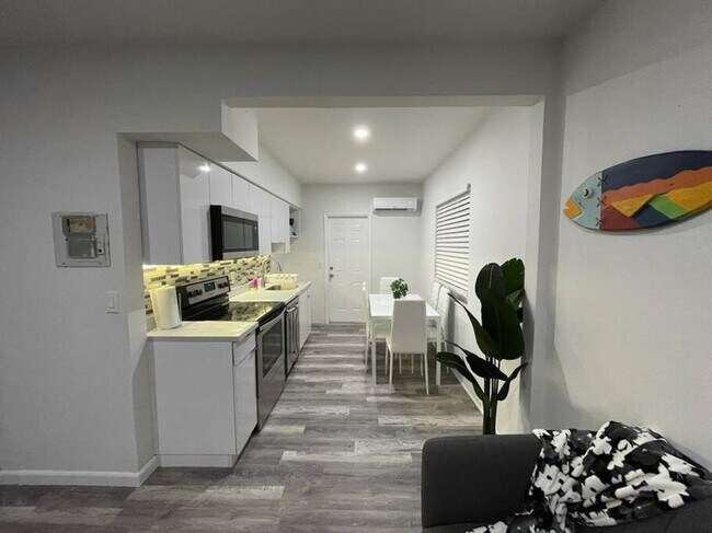 Foto del edificio - 1111 SW 37th Ave