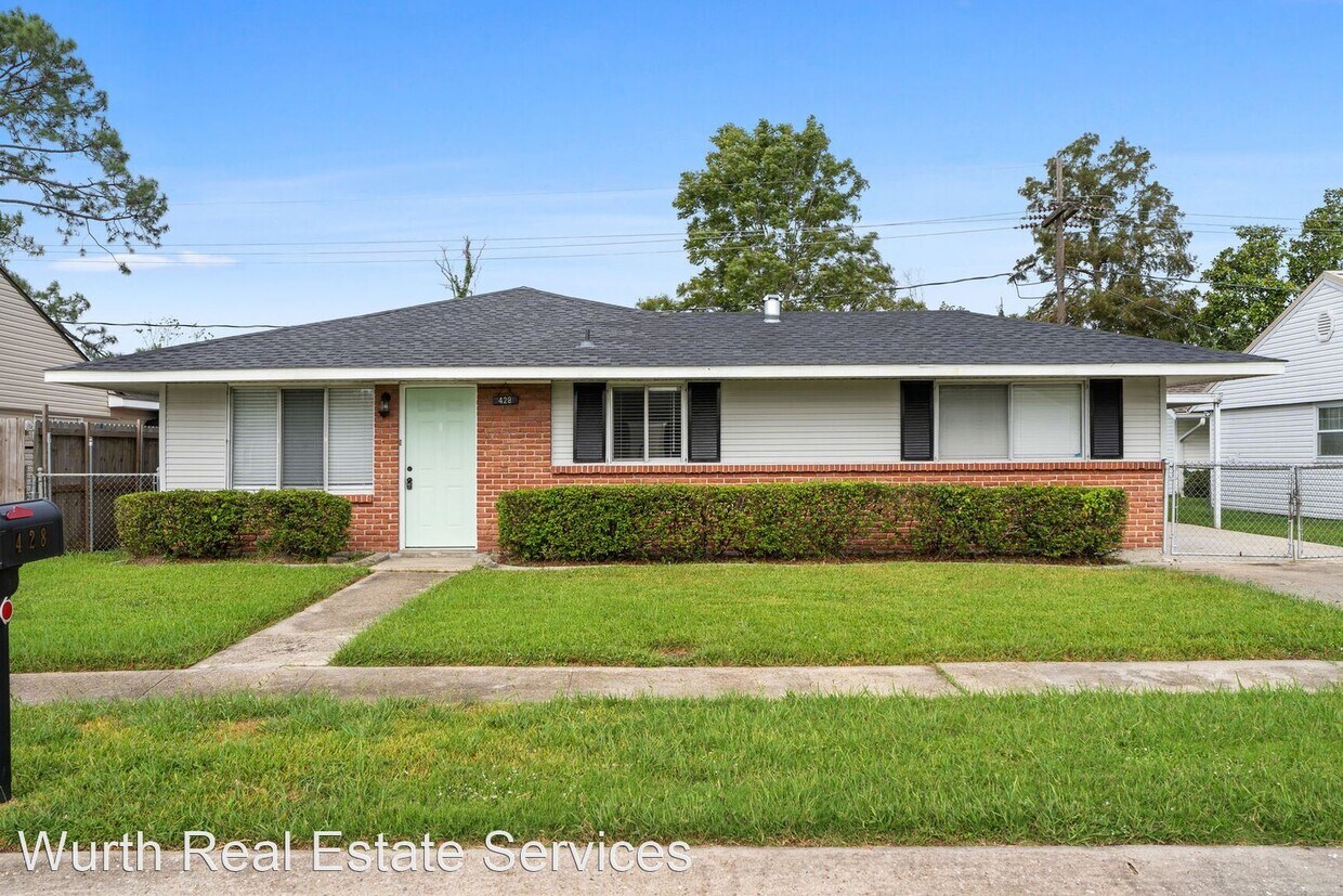 3 br, 1.5 bath House 428 Ruth Drive House Rental in Avondale, LA