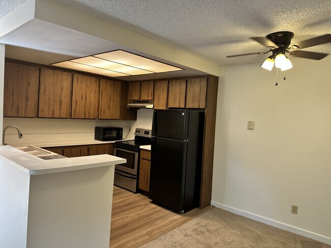 Foto del edificio - 5906 Rancho Mission Rd