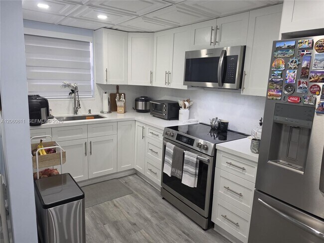 Foto del edificio - 220 NW 87th Ave