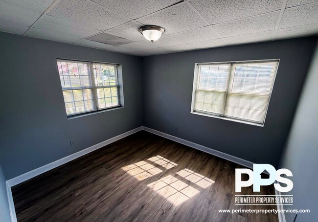 Foto del edificio - 1372 Cleveland Ave
