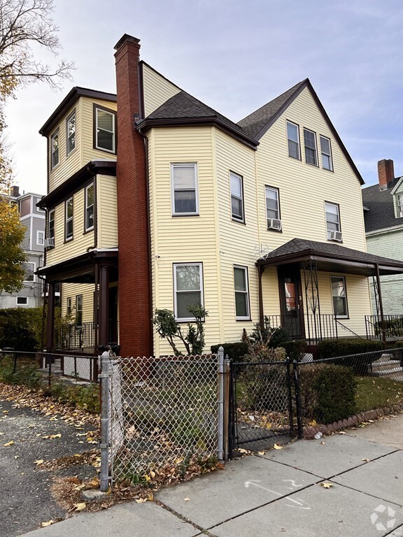 Building Photo - 30 Wenonah St