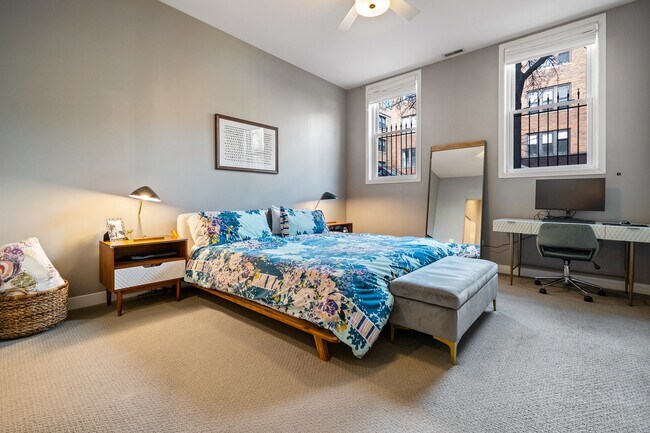 Foto del edificio - 1222 N Wolcott Ave