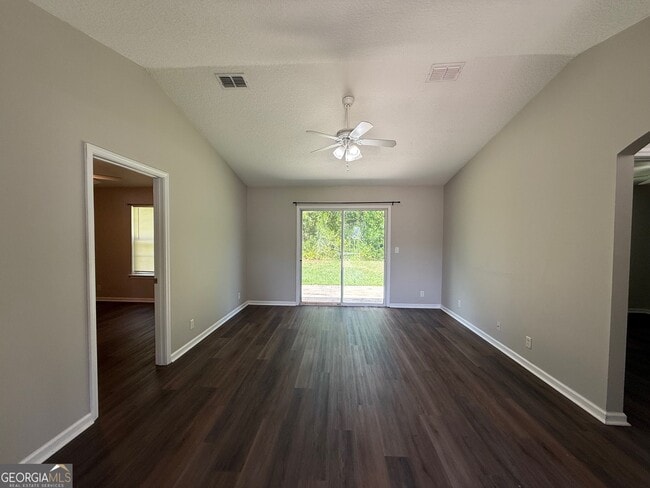 Building Photo - 213 Aidan Ct
