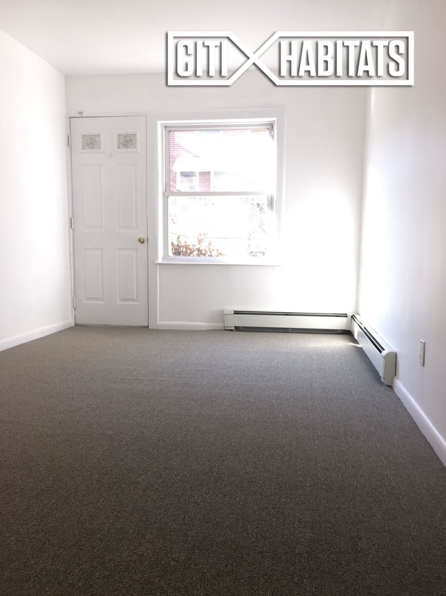 Foto del edificio - 10128 107th St