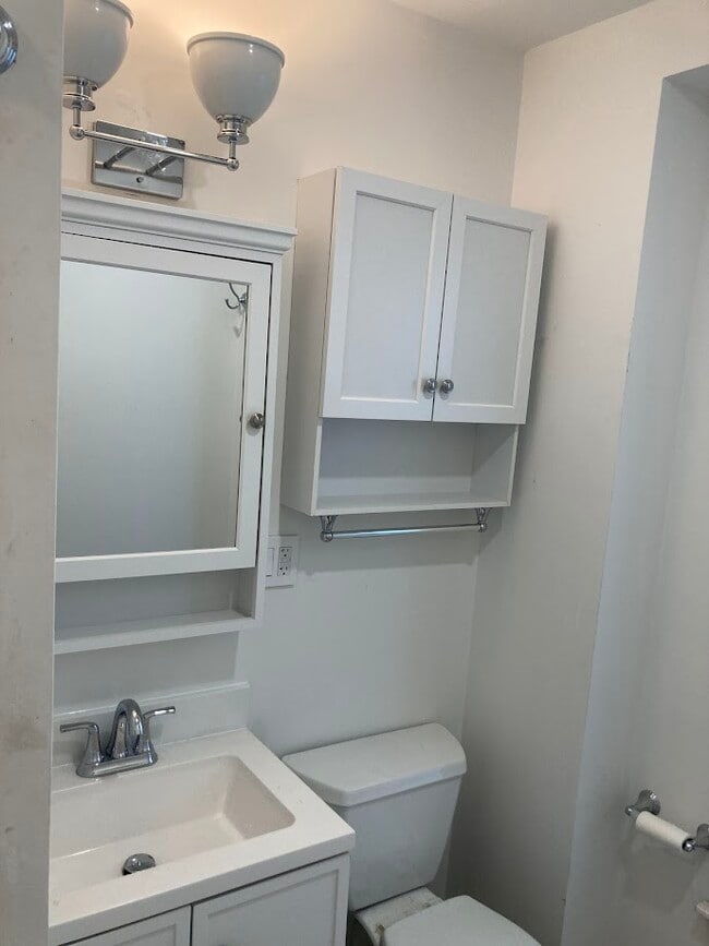 Building Photo - 7 Washburn Ter
