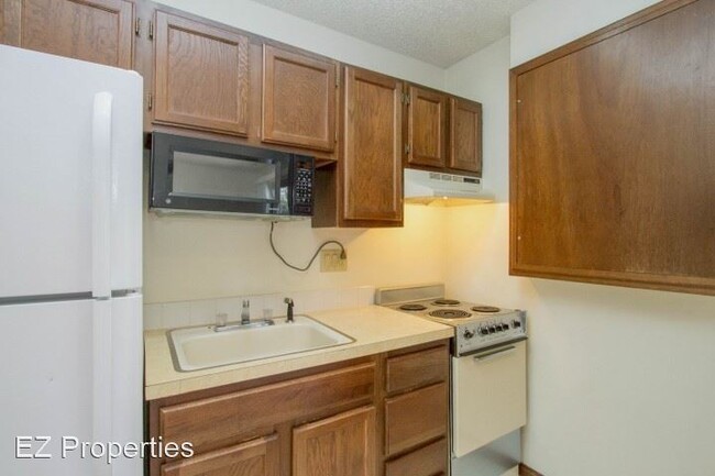 Building Photo - 1 br, 1 bath Apartment - 515 S 4th St