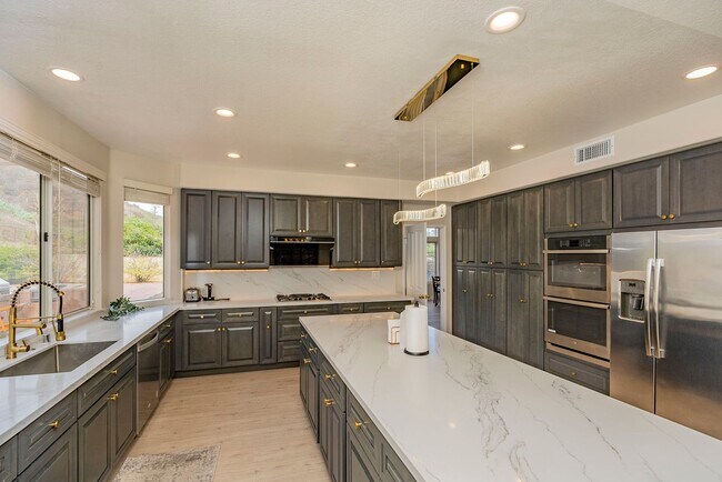 Foto del edificio - Prestige Luxury Single 5bed 3bath House