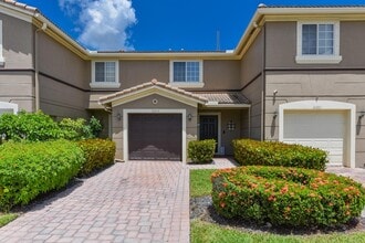 Building Photo - 2205 Marshfield Ct
