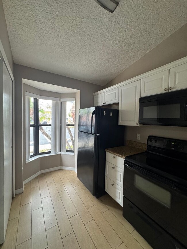 Photo - MOVE IN SPECIAL- Cozy 1 Bed/ 1 Bath in King Oak Villas House