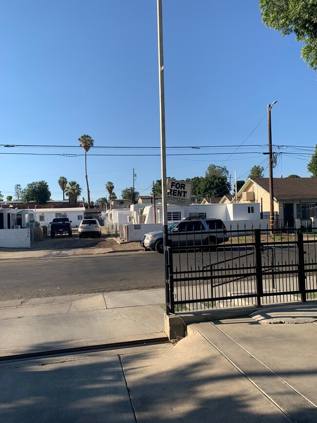 Building Photo - 329 McCord Ave