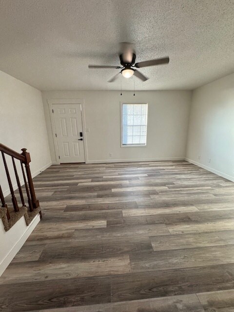 Foto principal - 1252 Pleasant Valley Rd