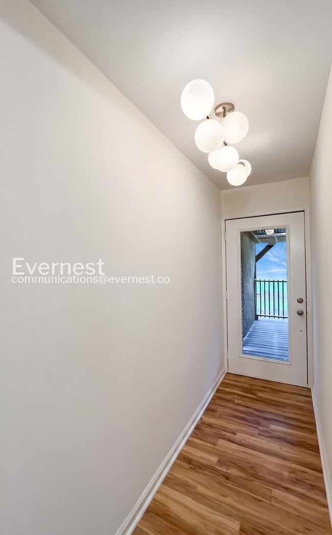 Building Photo - Cozy Home with Fenced Yard and Spacious Patio / 3 beds 1 bath / Available now!