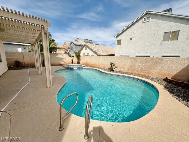 Building Photo - 7216 Winding Creek Dr