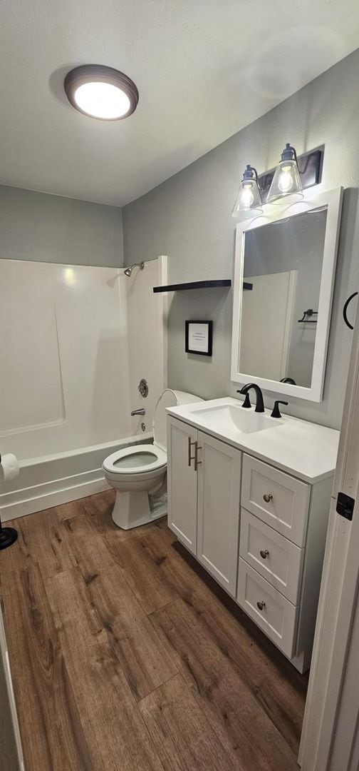 Foto del edificio - Rent: $2k per month - 2 bed, 1 bath