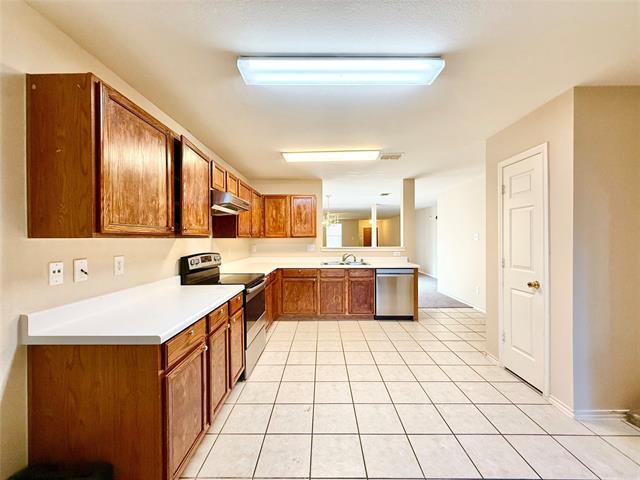 Building Photo - 12900 Vassar Dr