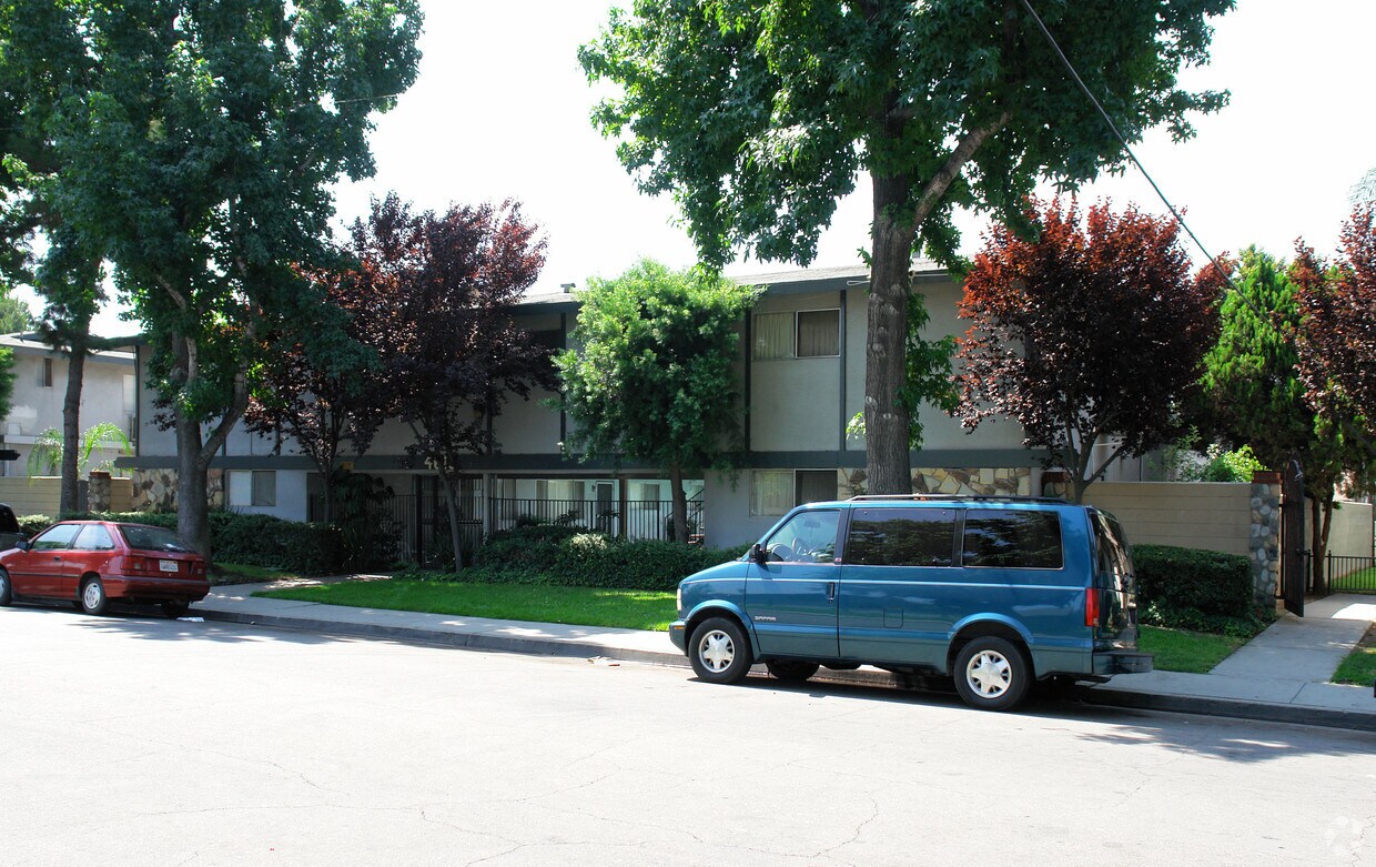 Building Photo - 4613 Canoga St