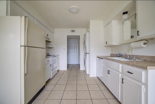 Foto del edificio - 1717 E Lindsey St