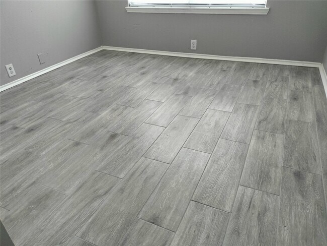 Foto del edificio - 14930 Sugarhollow Dr