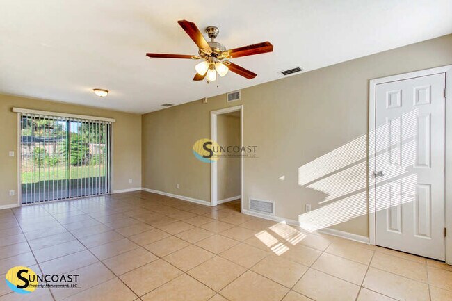 Foto del edificio - 2156 Bunting Dr